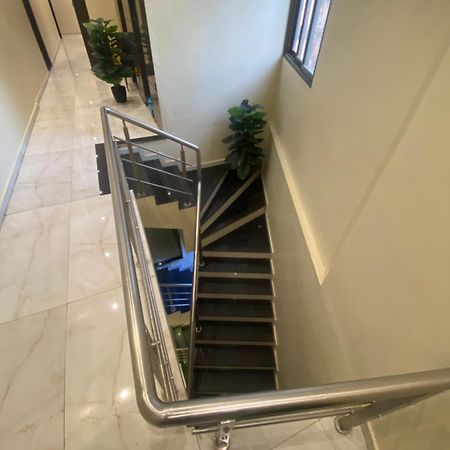 Hotel Ashyana - Near To Grant Road Station Мумбай Екстериор снимка