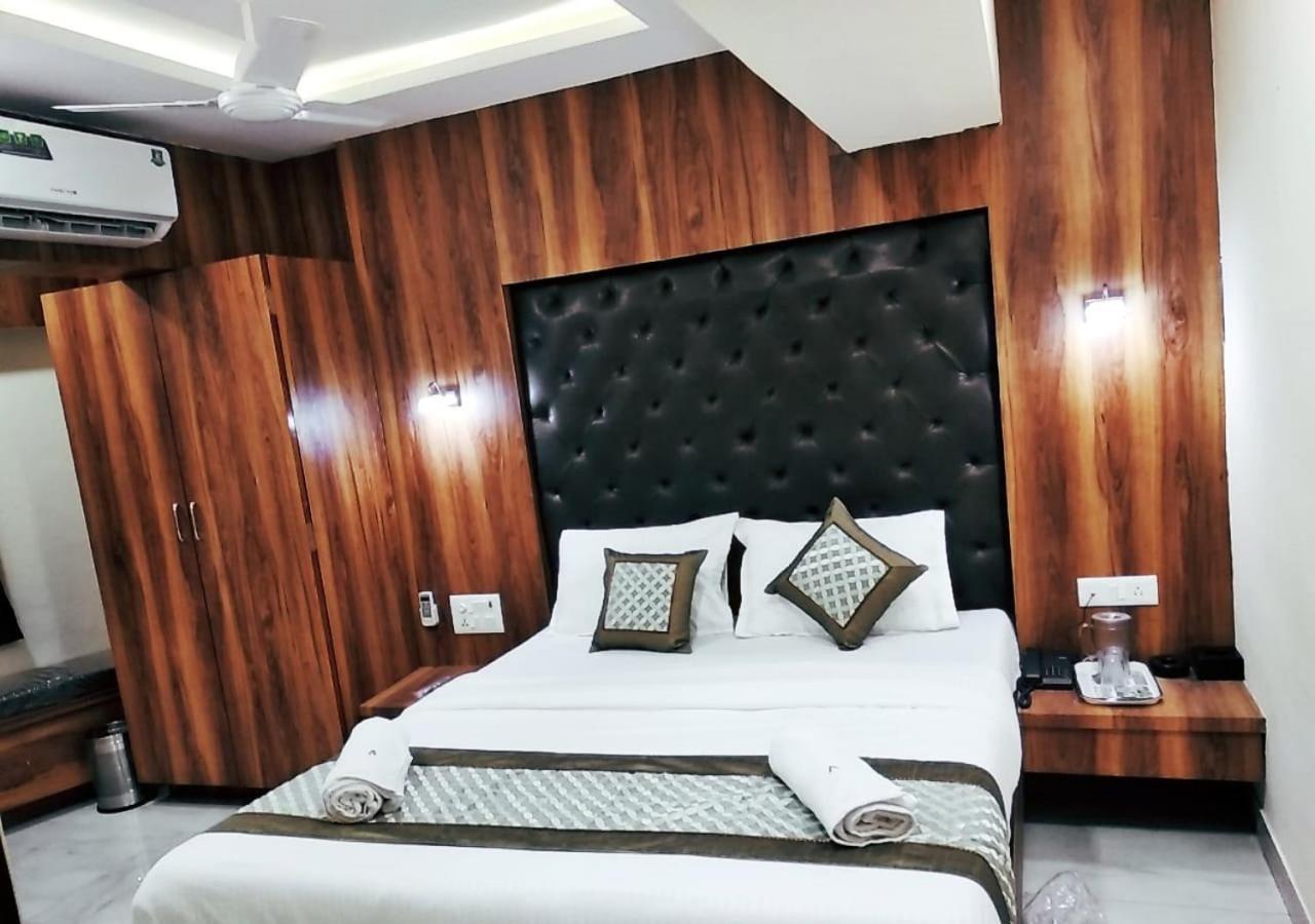 Hotel Ashyana - Near To Grant Road Station Мумбай Екстериор снимка