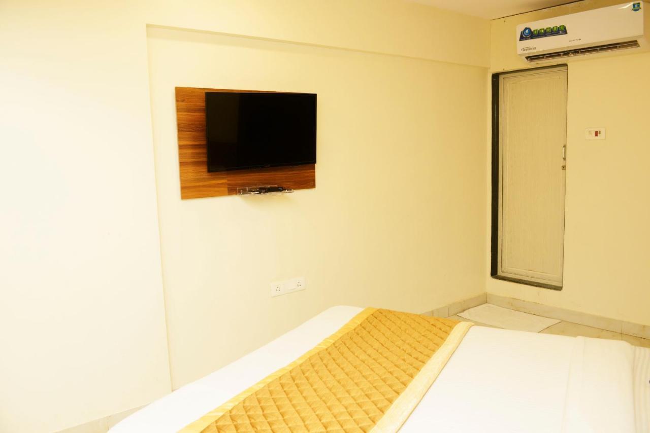 Hotel Ashyana - Near To Grant Road Station Мумбай Екстериор снимка