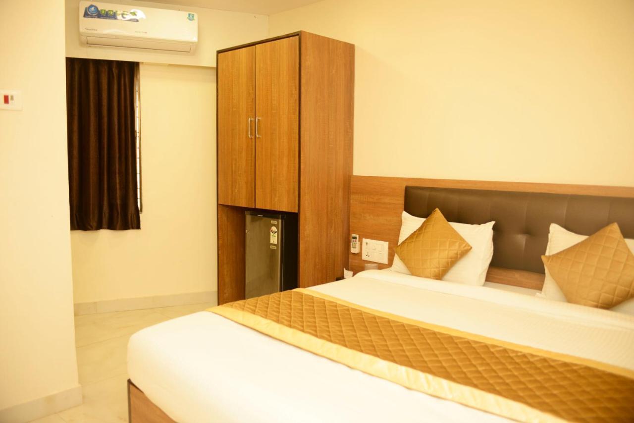 Hotel Ashyana - Near To Grant Road Station Мумбай Екстериор снимка