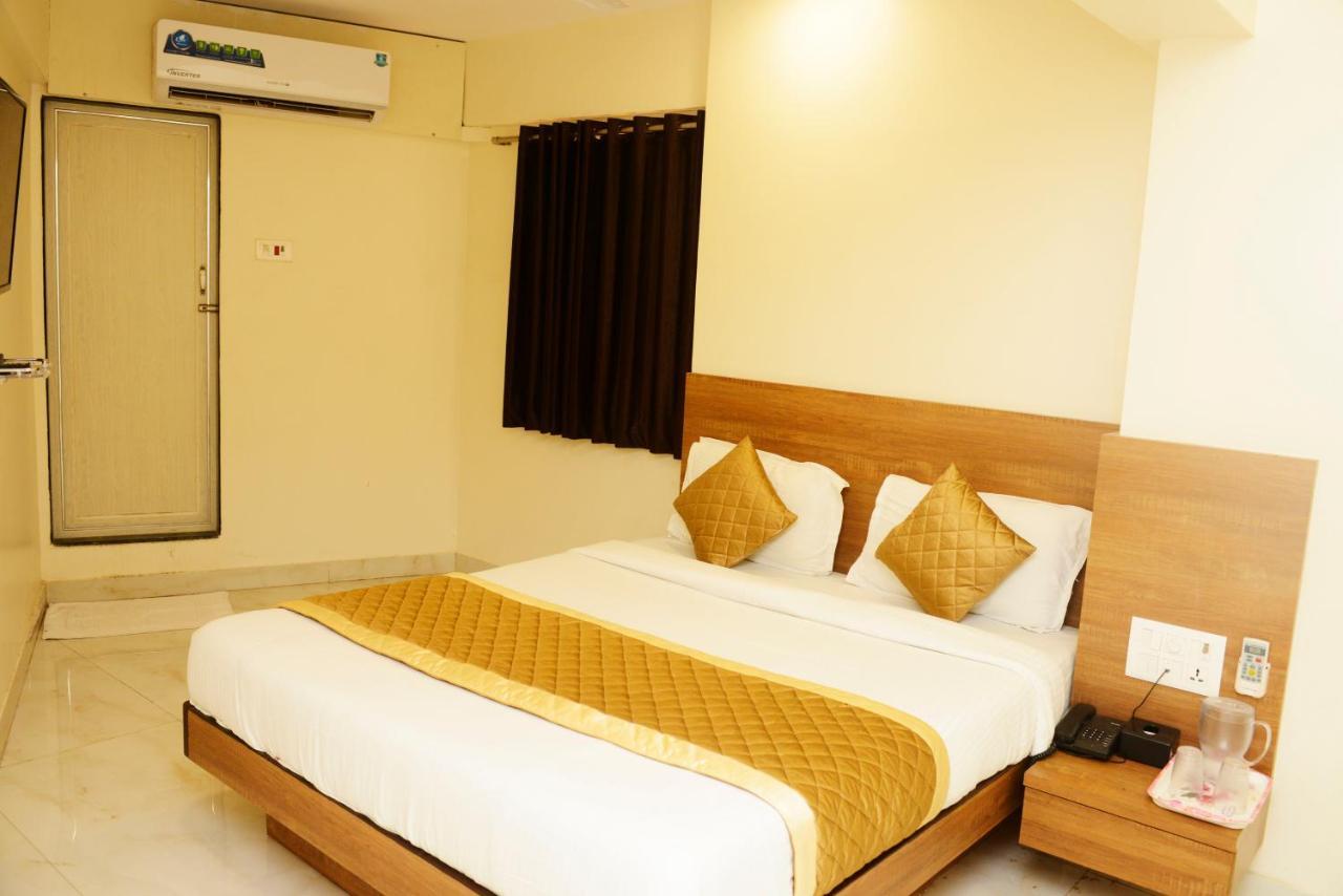 Hotel Ashyana - Near To Grant Road Station Мумбай Екстериор снимка