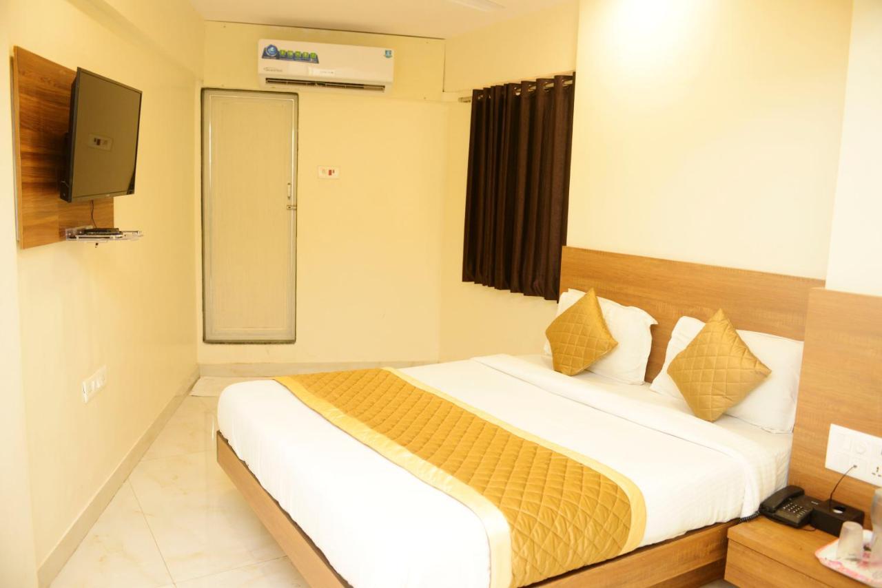 Hotel Ashyana - Near To Grant Road Station Мумбай Екстериор снимка