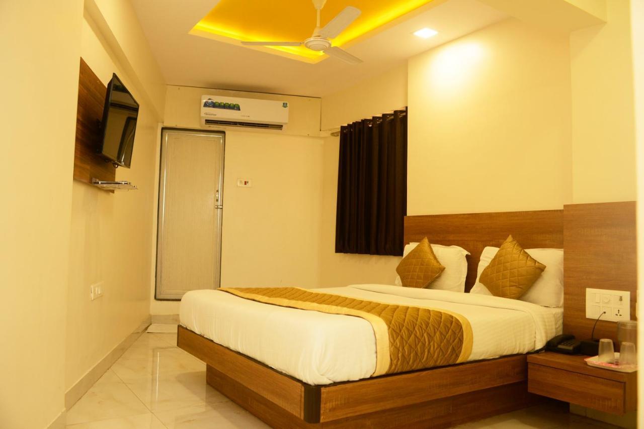Hotel Ashyana - Near To Grant Road Station Мумбай Екстериор снимка