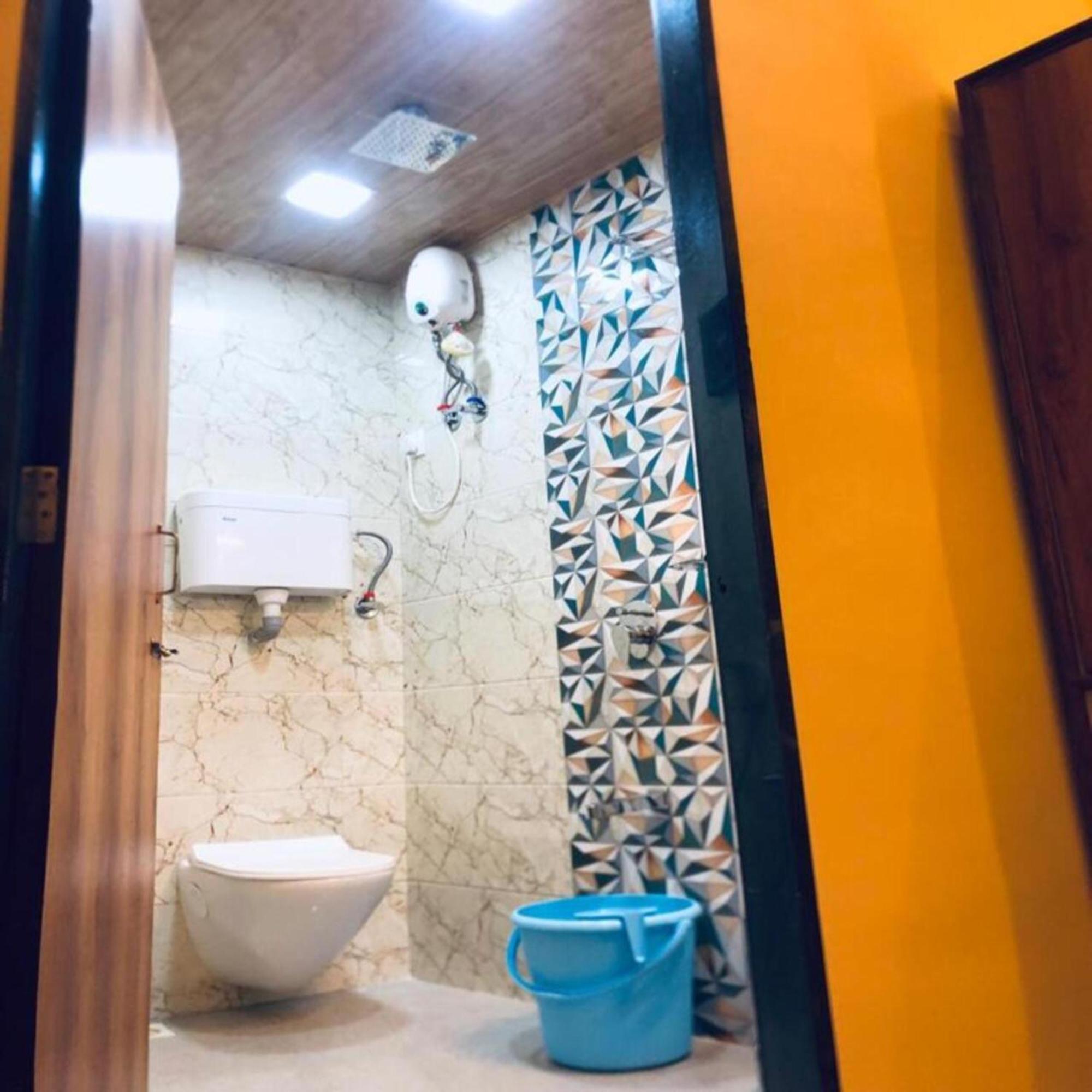 Hotel Ashyana - Near To Grant Road Station Мумбай Екстериор снимка